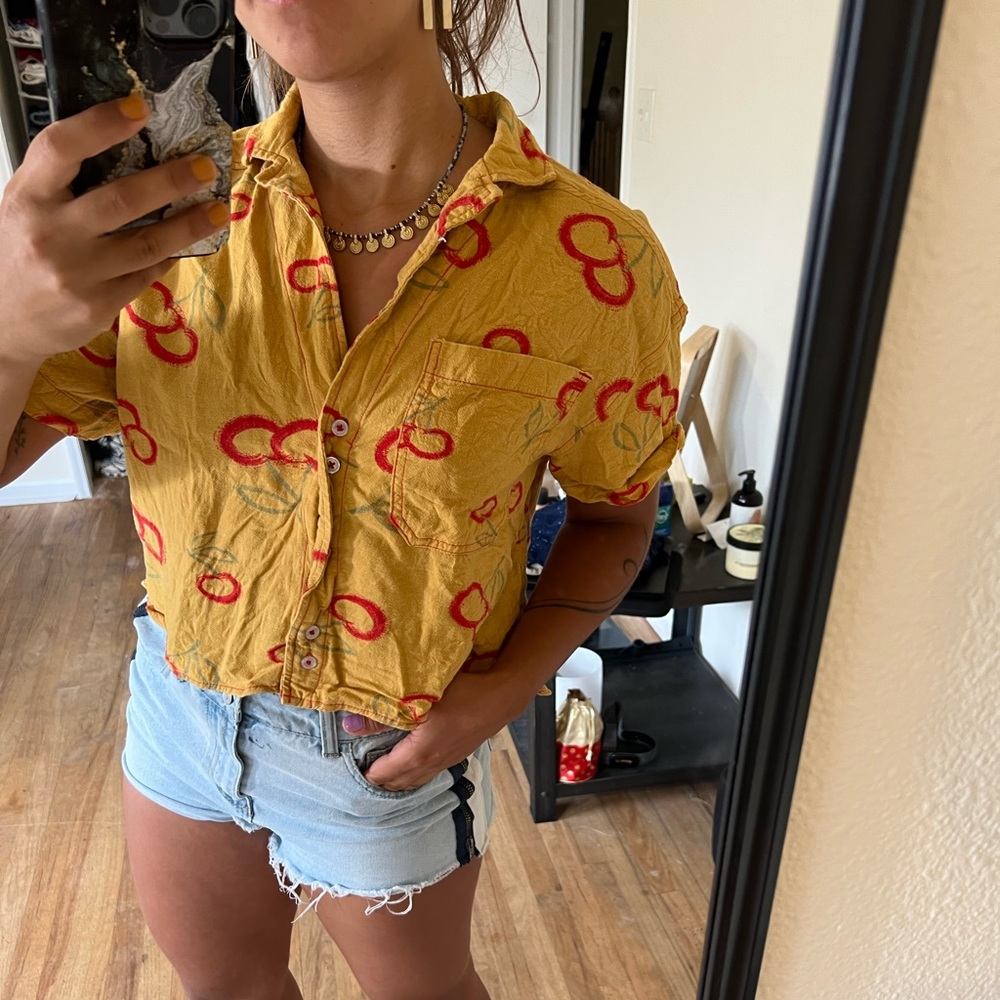 BDG Cropped Shirt